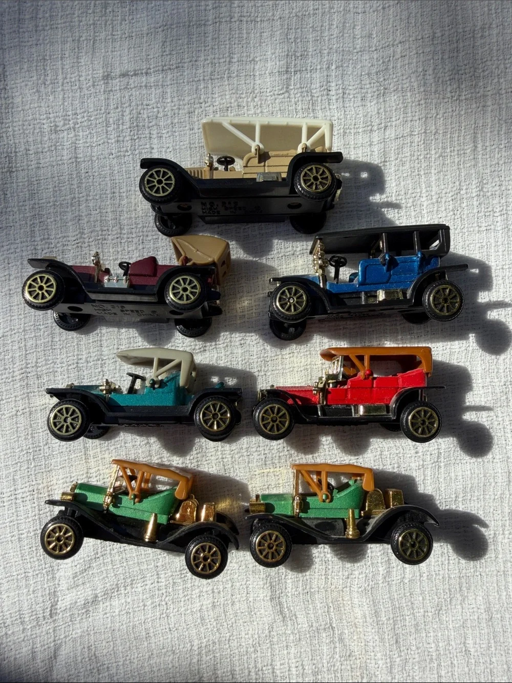 Vntg Mini Diecast Cars Ford.bundle of 7 cars.